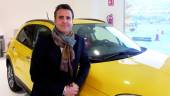 PROYECTO. José María Fernández, director comercial de Autos Auringis, en la sede del concesionario.