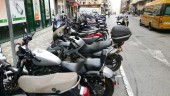 Aspecto que presenta el aparcamiento de motos ubicado en la calle Álamos. 