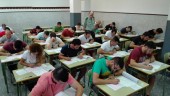 CONOCIMIENTOS. Alumnos realizan la prueba teórica en las dependencias de la Academia de la Guardia Civil de Baeza.