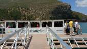 HORNOS DE SEGURA. Barco solar que navega las aguas del pantano del Tranco.