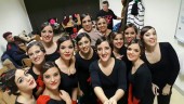FELICES. Las 13 rosas flamencas de “A fuerza y tacón” ganaron el primer premio andaluz de “Vive tu sueño”. 
