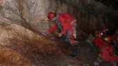 La cueva está ubicada en el municipio de La Iruela, dentro del Parque Natural Sierras de Cazorla, Segura y Las Villas. 