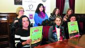 CONCIERTO. Elena Rodríguez junto con algunas integrantes del Coro Alma Madre, organizadoras del concierto.