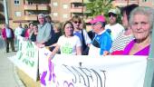 PROTESTA. Vecinos de San Vicente de Paúl reivindican una salida al callejón de Antonio Díaz.