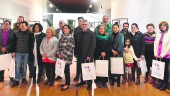 encuentro. Foto de familia de los participantes en los “Días Europeos de la Artesanía”, junto a Del Moral y Madueño
