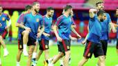 Entrenamiento. Carvajal, Pique y Ramos encabezan el grupo en la sesión de trabajo en Kazán.