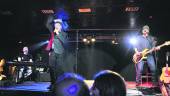 DIRECTO. Fermín Villaescusa, en los teclados, Rafa Sánchez, voz, y Luis Bolin, al bajo, en el escenario de la Sala Kharma. 