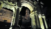 PATRIMONIO DE LA HUMANIDAD. La Catedral de Baeza, vista a través de la arcada de la Fuente de Santa María, en pleno corazón de la ciudad. 
