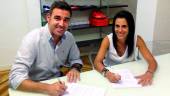 EMPRESARIO. Fran Anera dirige una empresa en Granada que organiza actividades deportivas. En la imagen junto con Ana Rossell, que dirige AR10.