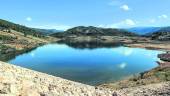 INFRAESTRUCTURA. Vista de la presa de Siles, que se inauguró en octubre de 2015 pero que sigue sin entrar en servicio por la falta de conducciones. 