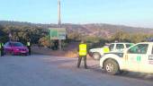 CARRETERA. Agentes de la Policía Adscrita durante una de sus intervenciones en las vías andaluzas.