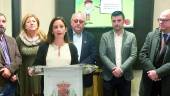 PATRIMONIO COMARCAL. Antonio Las Heras, Pilar Salazar, Yolanda Reche, Domingo Bonillo, Pedro López y Manuel Fernández visitan el edificio.