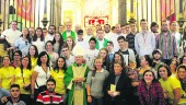 CELEBRACIÓN. El obispo de Jaén, Amadeo Rodríguez, junto a los jóvenes participantes en la Peregrinación y Encuentro de Jóvenes de este año.