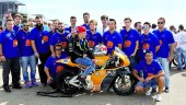 GALARDÓN. Integrantes del grupo EPS-UJA Team con la moto eléctrica diseñada y creada en la Universidad.