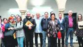 AVANCES. El grupo de participantes del I Encuentro de Investigadores en el patio del palacio de los Niños de Don Gome, tas la exposición. 