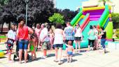 VERANO. Uno de los toboganes colocados en la plaza del Camping, dentro de la actividad “Atracción en los Barrios” del Ayuntamiento. 