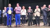 CULTURA. Autoridades y miembros del jurado entregan los premios a José Luis López Mingo y Enrique Cárcel como ganador y finalista, respectivamente, del concurso de pasodobles.