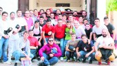 INICIATIVA. Costaleros de las hermandades de Andújar participantes en la iniciativa solidaria de la Cofradía de los Estudiantes.