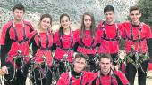 CONJUNTO. Los respresentantes del Grupo de Espeleología de Villacarrillo posan en Villaluenga del Rosario (Cádiz).