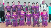 ÉXITO. Los jugadores y el cuadro técnico del BM Bailén Lealtadis, que participó en el Campeonato de Andalucía en la provincia de Granada.