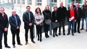 MEJORAS. La delegada, la concejal y el alcalde, con directivos del instituto Alfonso XI y técnicos de la obra acometida en los últimos meses.
