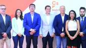 Europa Press. Albert Rivera junto a los candidatos de Ciudadanos al Parlamento andaluz.