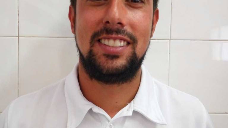 “Encordo unas 80 raquetas de media”