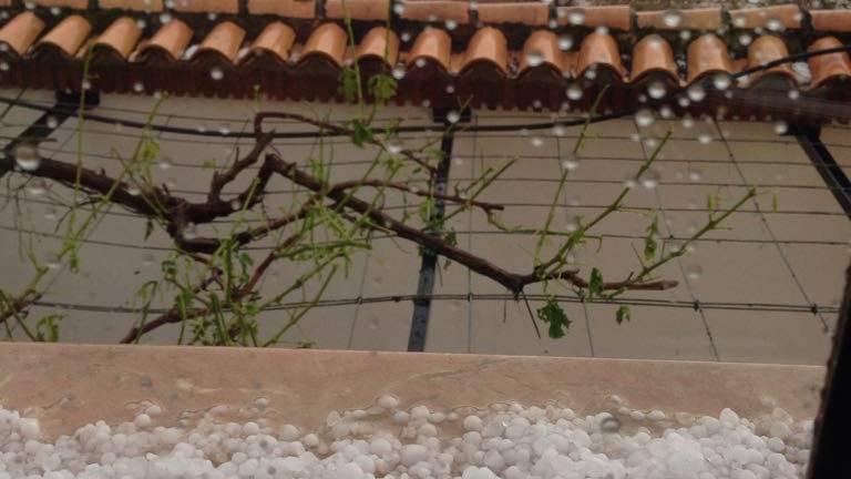 Vídeos de la espectacular granizada en Castillo de Locubín