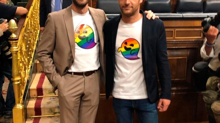 Felipe Sicilia luce a “Gaysper” en la sesión de constitución del Congreso