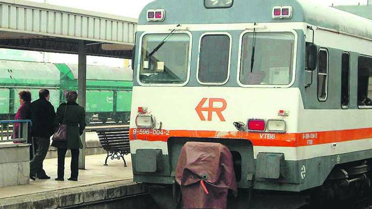 Una vía que pierde su tren