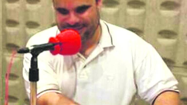 Juan Carlos Mena: Un invidente que lleva el flamenco a las ondas torrecampeñas