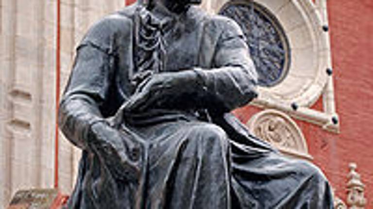 Alcalaíno de nacimiento y sevillano de magisterio