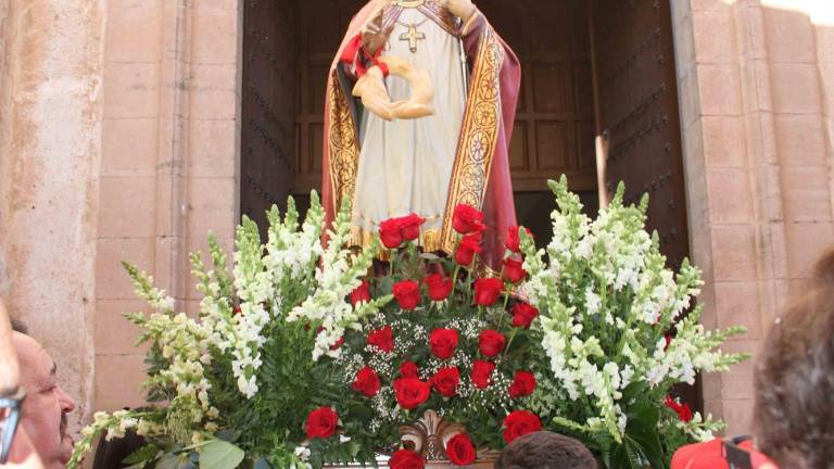 Ofrenda de cohetes al patrón