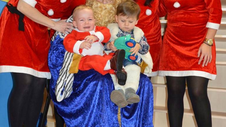 Los Reyes Magos llegan a la escuela Patín Azahar