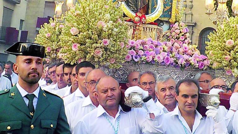 Manifestación de cariño por a la Madre de todo el pueblo