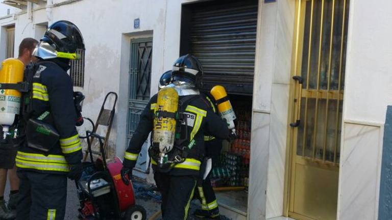 Incendio en una tienda de comestibles de Bedmar