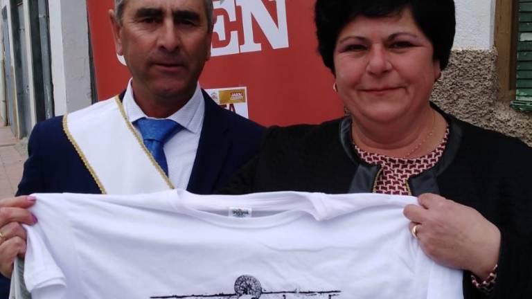 Cárchel, con la camiseta del Abad