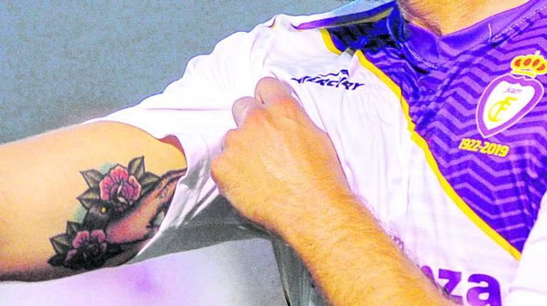 <span style=text-transform:uppercase>estrella</span><i>. Antonio López hace un gesto en un partido jugado en La Victoria.</i>