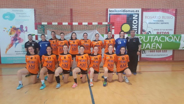 Triunfo del BM Leganés en el torneo de balonmano femenino en Torredelcampo