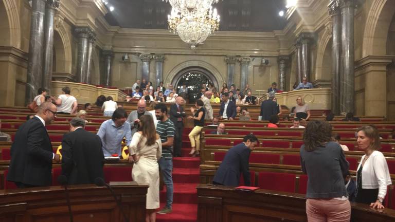 El Parlament suspende el pleno por la falta de acuerdo