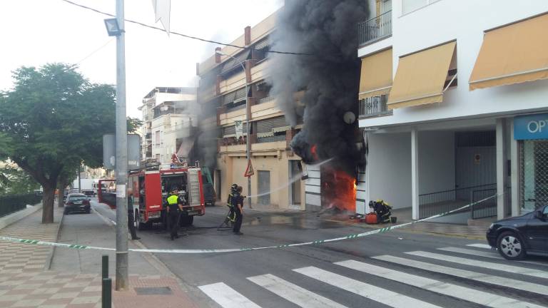 Extinguido el incendio declarado en un supermercado de Alcaudete