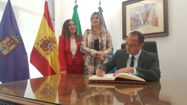 Gómez de Celis “saca del cajón” problemas olvidados de Baeza