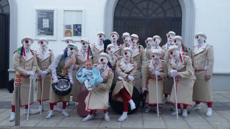 Guerra de risas y rimas en el Concurso de Carnaval