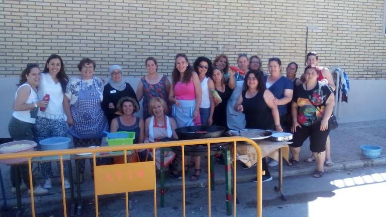 El colegio Santa María Magdalena degusta los frutos ecológicos de su propio huerto