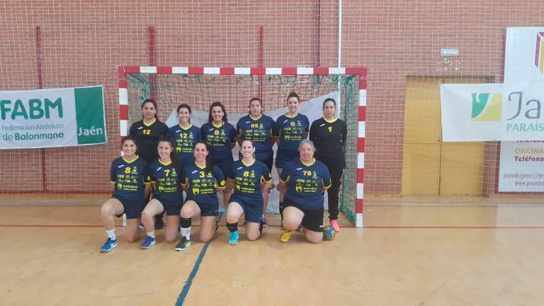 Triunfo del BM Leganés en el torneo de balonmano femenino en Torredelcampo