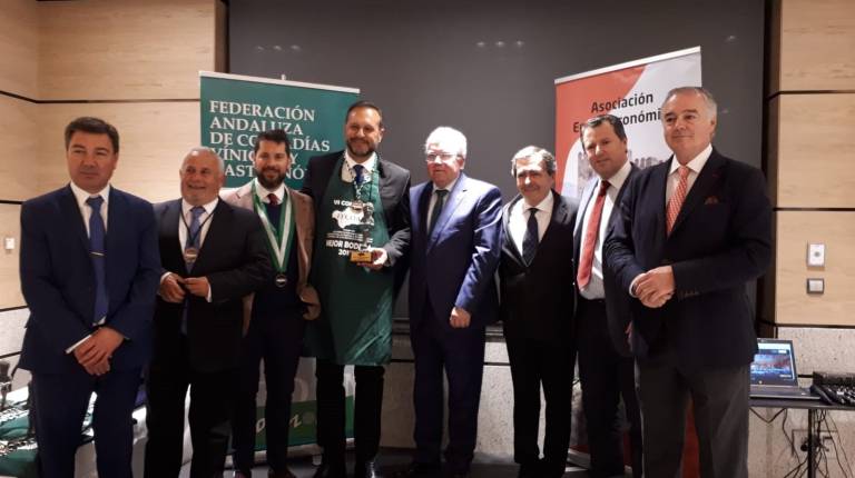 GASTRONOMÍA. <i>Paco Toranzo, Enrique Delgado, Darío Díaz, Pedro Olivares, Juan Infante, Pepe Oneto, Pedro Burno y Javier García asisten a los premios Al-Andalus 2019 en Granada.</i>
