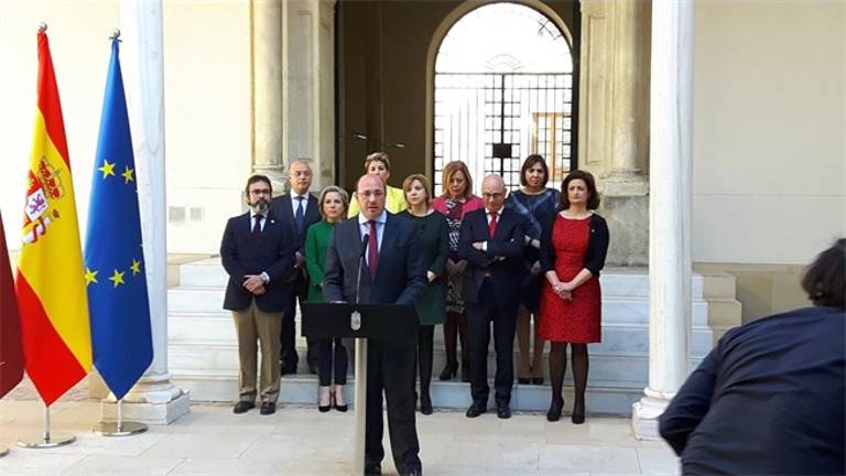 Pedro Antonio Sánchez dimite 24 horas antes del debate de la moción de censura