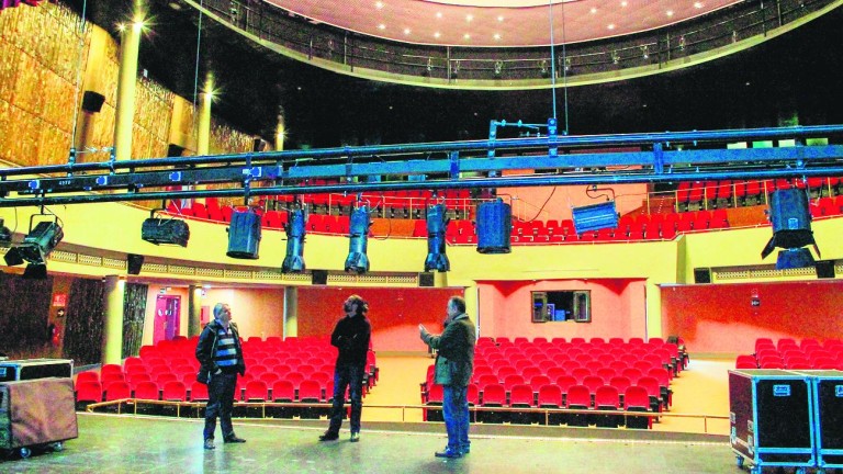 El teatro se prepara para recibir la visita del cantaor José Mercé