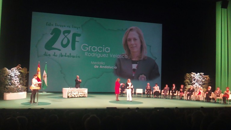 Andalucía rinde homenaje a Joaquín Sabina y a Gracia Rodríguez