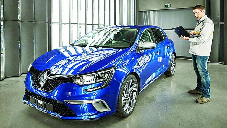 Modelo atractivo y deportivo